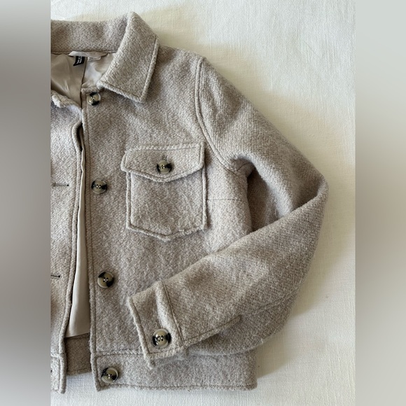 H&M Light Gray Textured Jacket - Picture 3 of 4